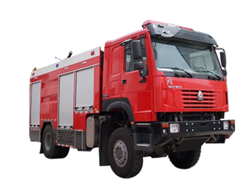 重汽豪沃越野5.5噸水罐消防車